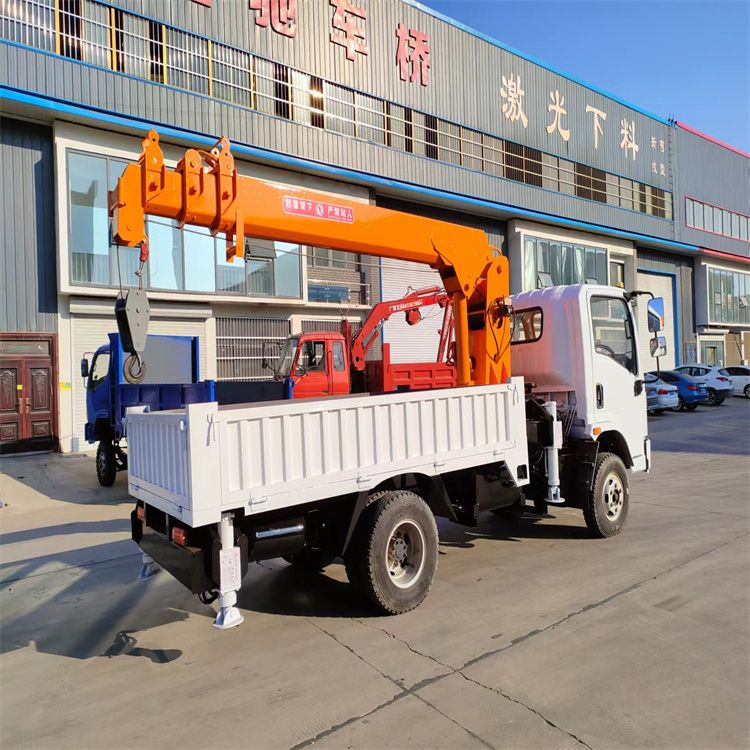 信义乡三轮随车吊定制 农用改装机自备吊中瑞长期出售